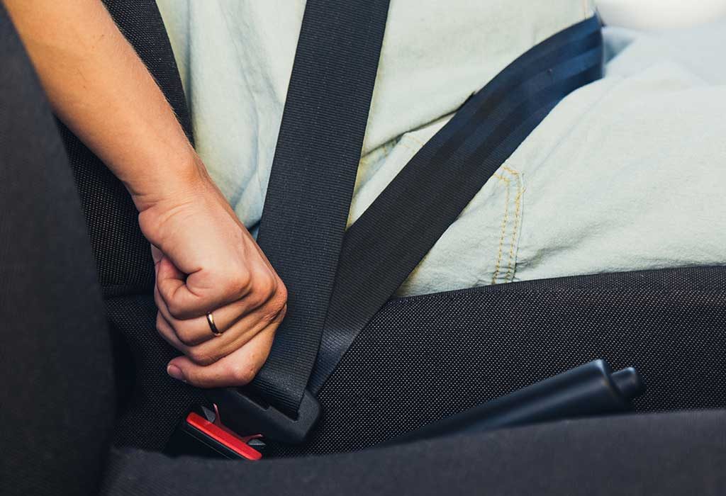 كيف ترتدين حزام الأمان عند الحمل
