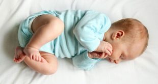 نوم الطفل من عمر 4 إلى 6 أشهر