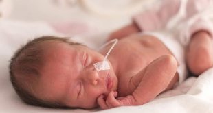 الطفل المولود في الأسبوع 33 من الحمل: الأسباب والمخاطر وكيفية العناية به