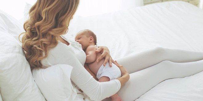 10 نصائح أساسية حول كيفية إرضاع طفل حديث الولادة