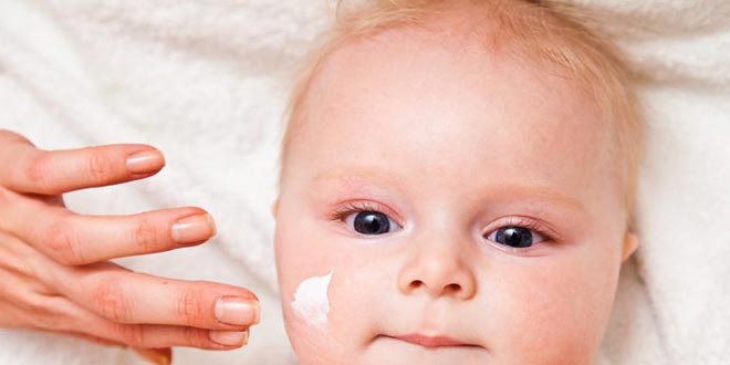 العناية ببشرة الطفل الرضيع - نصائح سهلة للحفاظ على بشرة طفلك بصحة جيدة