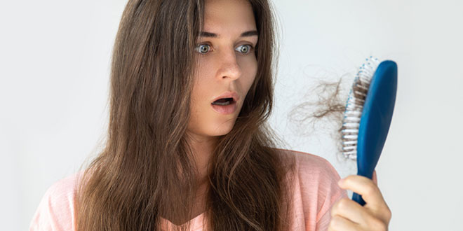 تساقط الشعر أثناء الحمل – الأسباب وكيفية الوقاية