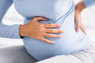 كيفية التعامل مع التقلصات والانقباضات أثناء الحمل