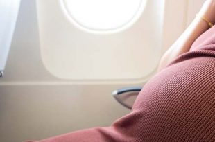 السفر الجوي أثناء الحمل