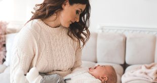 الصداع اثناء الرضاعة الطبيعية: هل هو طبيعي؟
