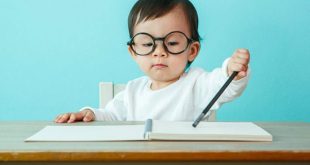 كيف تعلم طفلك الكتابة - 10 نصائح تصنع المعجزات