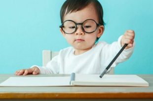 كيف تعلم طفلك الكتابة - 10 نصائح تصنع المعجزات