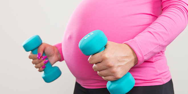 ١٠ تمارين فعالة أثناء الحمل لتسهيل الولادة الطبيعية