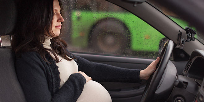 السفر بالسيارة أثناء الحمل