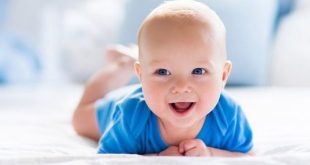 مخطط نمو الطفل الذكر الرضيع – من 0 إلى 12 شهرًا